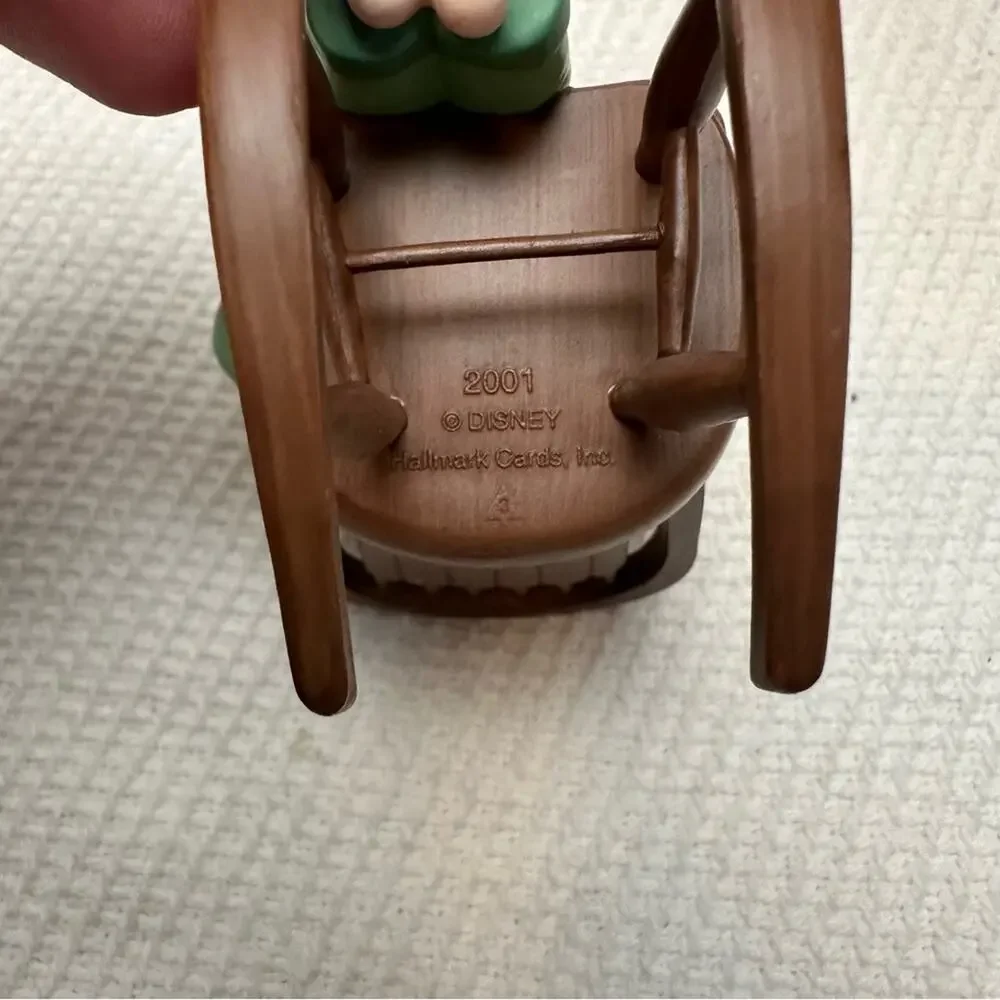 NIB Hallmark a Story for Pooh Winnie the Pooh christmas ornament